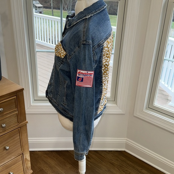 Boutique Jean Jacket - Picture 2 of 7